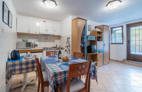 1 Bedroom Cozy Apartment In Pavicini - Photo 9