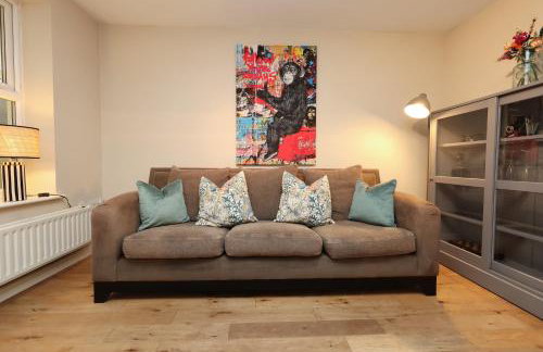 Cosy Bristol Townhouse - Free Parking - Sleeps 6 - By EKLIVING PARTNERS - Foto 39