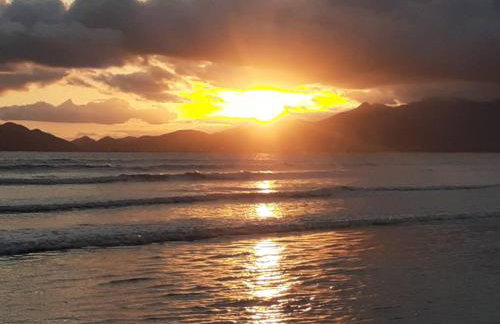 Casa de praia Bertioga SP Wi-Fi Fibra Home Office - Foto 2