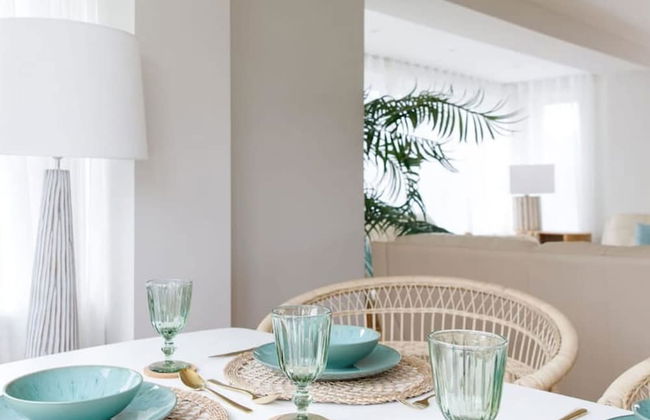 Mariners Stylish Beachside Getaway With Sea Views - Photo 15