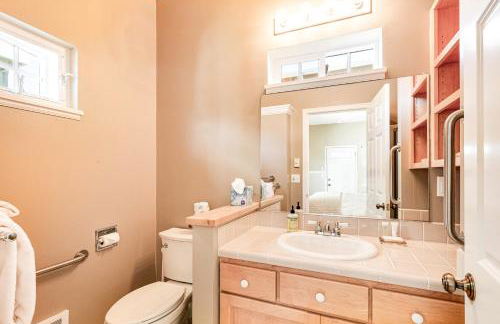 Misty Lady at Water's Edge - Foto 18