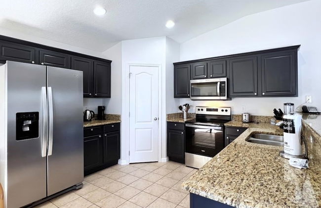 Lovely Lakeside 4-bed Pool Home At Villa Sol-3125 4 Bedroom Home by RedAwning - Foto 8