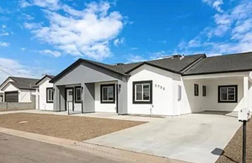 3.8 Miles From Downtown Phoenix #C - Photo 11