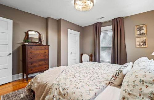 Roberson House Private Pool Walk to DT Sleeps 12 - Foto 19