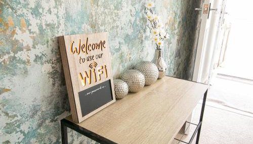 3 bed Modern Home, Vibrant & Stylish, Sleep upto 7 - Foto 3