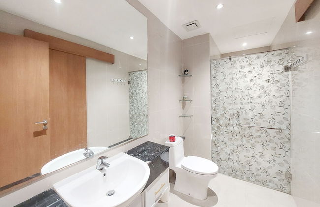 Brand New and Nice 2BR Apartment at The Reiz Condominium Medan By Travelio. - Foto 16