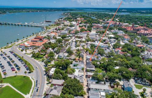 Colonial Quarter hideaway with modern comforts & balcony - near the beach - Photo 31