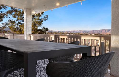 Heated Pool and Jacuzzi, Scenic Mountain View, Lux and Cozy, - Foto 41