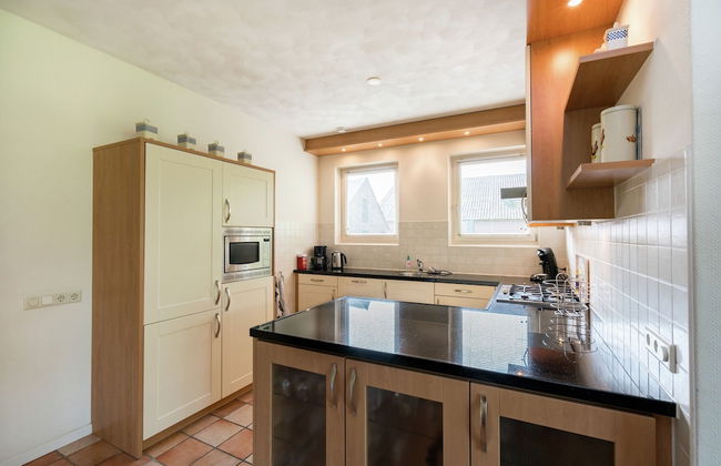 Farmhouse in Rheeze Near Forest and Meadows - Photo 14