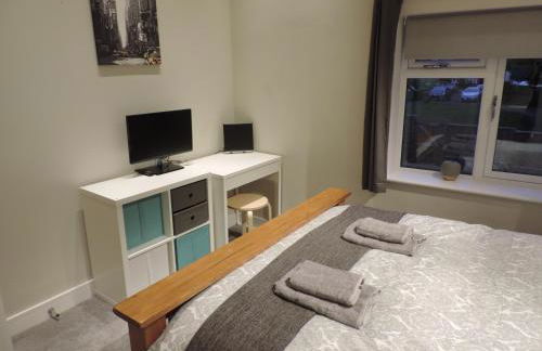 4 Bed Farnborough Air Accommodation - Foto 24