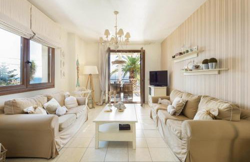 Vitamin Sea Beachfront Villa, Sithonia #FeelsLikeHome - Photo 17