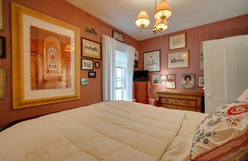 Gorgeous Victorian-Style House with Hilltop Pool! - Photo 21