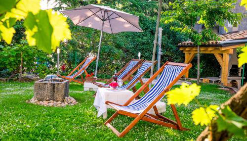 Apartments house Pinezic - Foto 1, Garden