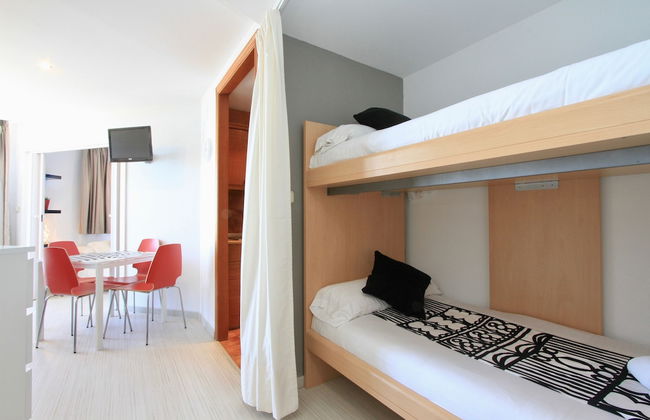 Inside Plaza Sierra Nevada - Foto 17