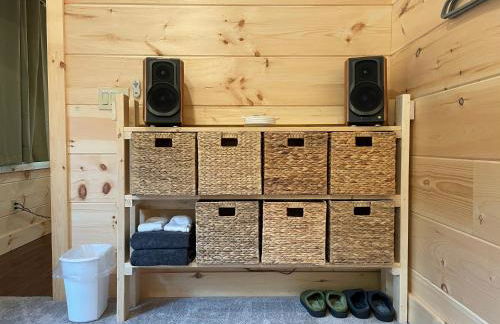 Creekside Getaway - King Bed - Full Kitchen - Foto 8