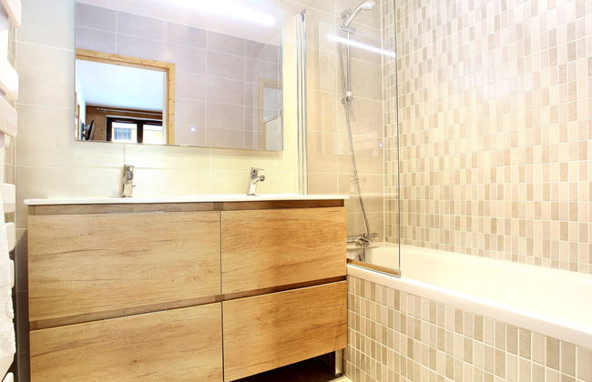 3 bedroom Apartment in La Clusaz with swimming pool and terrace - Photo 13