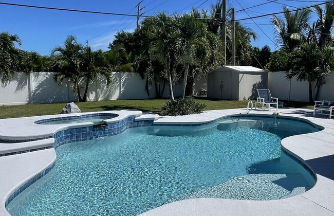 Kiss the Wave - Spacious 4BR 3BA w Pool hot tub - Foto 55