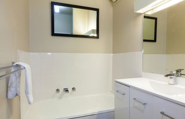 Summit 11 - Fabulous views and location - Photo 12