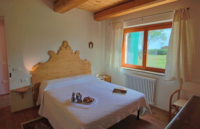 Cottage in Montelabbate With Pool & Forest - Foto 3