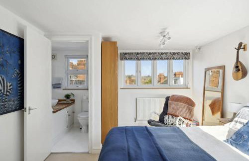 Beautiful Victorian Home on Peaceful Green Square - Foto 6