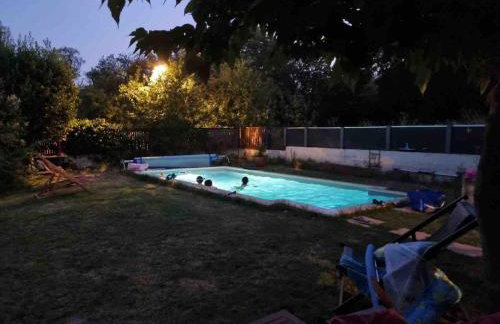 Studio with pool and quiet, non-shared garden, 1 lit double - Foto 5