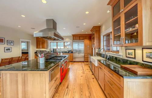 Stunning Luxury Ski-InSki-Out Home w Hot Tub - Foto 7