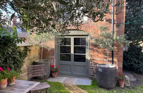 Victorian Red Brick Barn in the Heart of Stamford - Foto 3