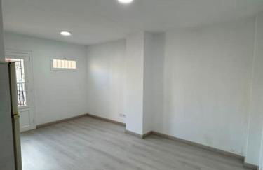 Apartamento renovado con patio - Foto 16