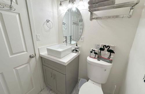 Spacious Disneyland 5 Bedroom 4 Bath House with Game Room - Photo 13