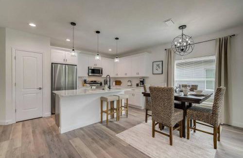 Family Villa King Bed, 3 bedrooms 2baths, 7 guests, Close to Beaches, Golfing, Fishing - Foto 12