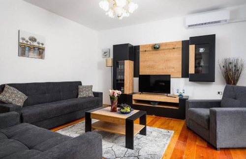 Apartment Lara with Swimming Pool - Paradiz - Foto 20