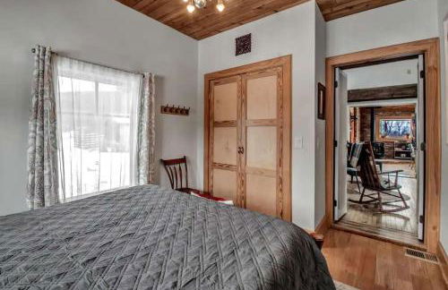 Rustic Cabin Wood Fireplace & Large Deck - Foto 15