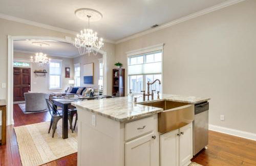 Chic Thomas Square Home in Walkable Location! - Foto 11