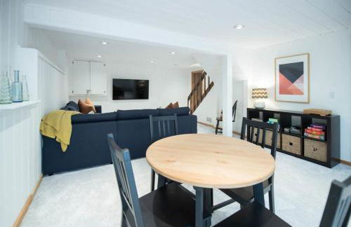 Berkshire Vacation Rentals: Stonebridge Cabin: Modern Amenities Enjoy Nature - Foto 36