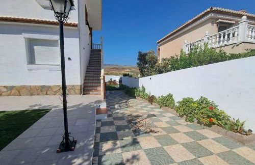 Magnificent villa: 2 private pools, BBQ, garden & parking. 13 per. In Padul - Foto 5