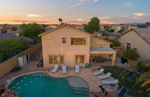 Serenity Splash Upscale Stay Pool Game Lounge - Foto 61