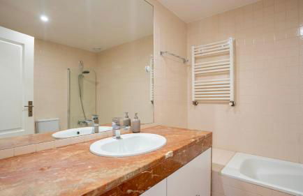 Seaside 3BR Flat in Póvoa by LovelyStay - Foto 16