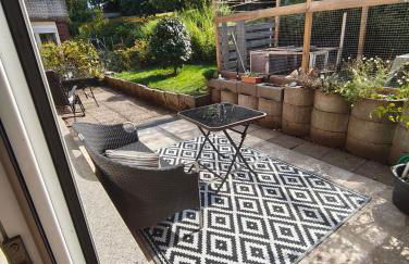 FeWo Deisterferien, 5 Minuten zur Landesgartenschau, Hunde kosten extra,Terrasse, Netflix, Wlan, A2, B65, bis 8 Personen - Foto 2