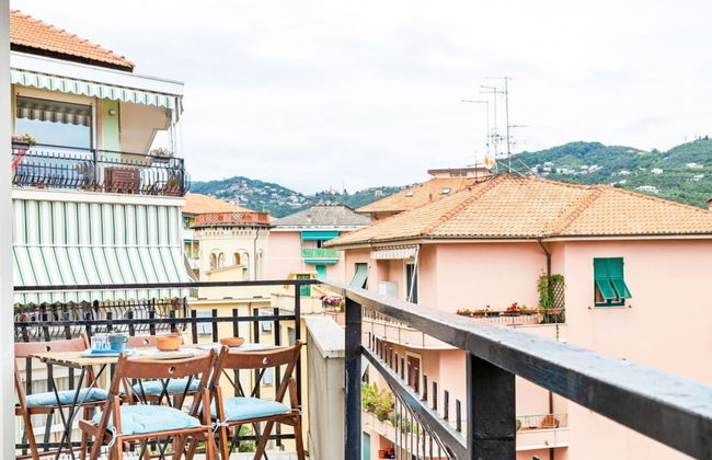 Chiavari Colorful Flat with Garage - Foto 1