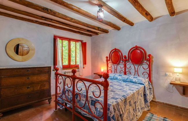 Vintage Vacation Home - Photo 10