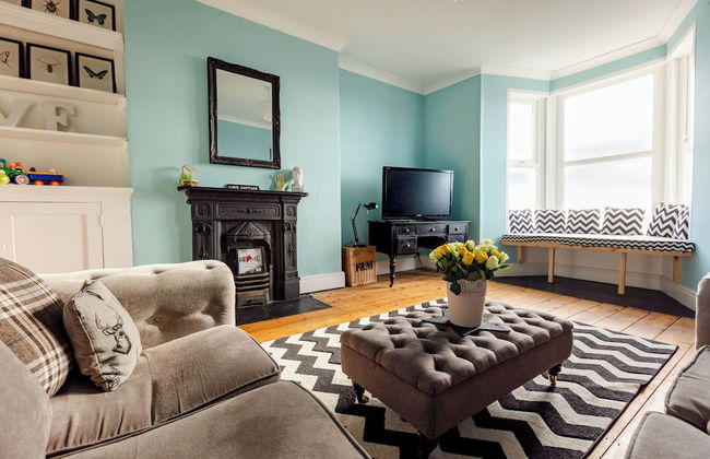 5-bed House With Distant sea Views in Plymouth - Foto 17