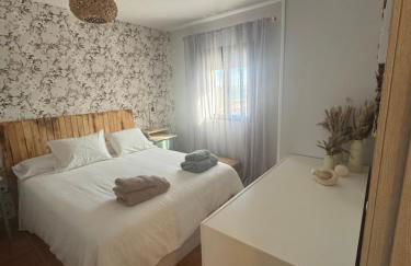 La Casa del Pueblo con piscina y barbacoa - Foto 6