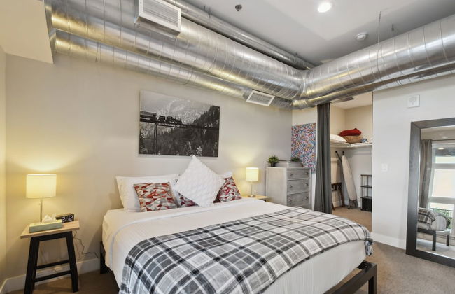 Graffiti & Skyline | RiNo Art Lofts - Foto 6