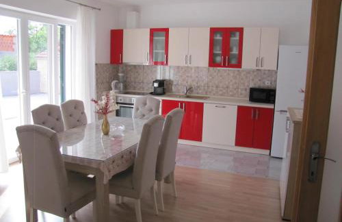 Holiday House Fantasy With Pool - Foto 17