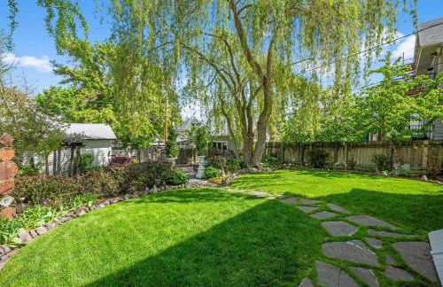 NEW! Updated South Hill Craftsman Sleeps 12! - Foto 48