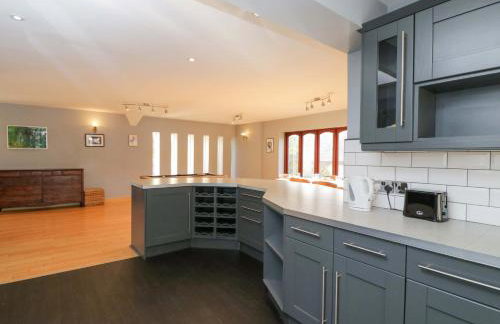 Lady Of Lourdes - Foto 17