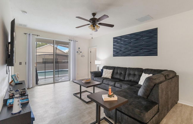 5/3 Pool Home Located in Sunset Ridge Community! - Foto 2