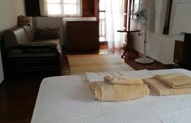 Wonderful stone house infront of the sea. - Photo 11