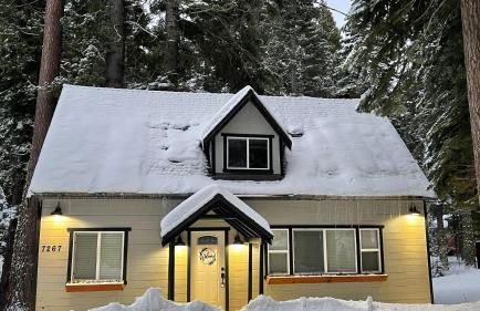 Sweet Pine Deck + Hot Tub, Cozy Modern Interior Close to Ski Resort! - Foto 81