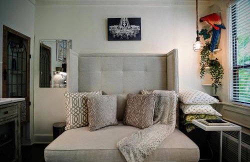 Palm Beach Hotel Petite Retreat 2 blocks to beach!! Historic Landmark - Photo 3